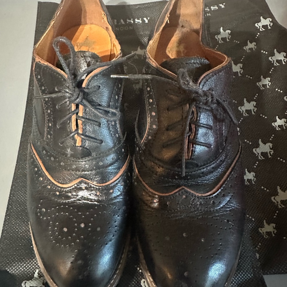 Embassy London Brouge Leather lace up oxfords.